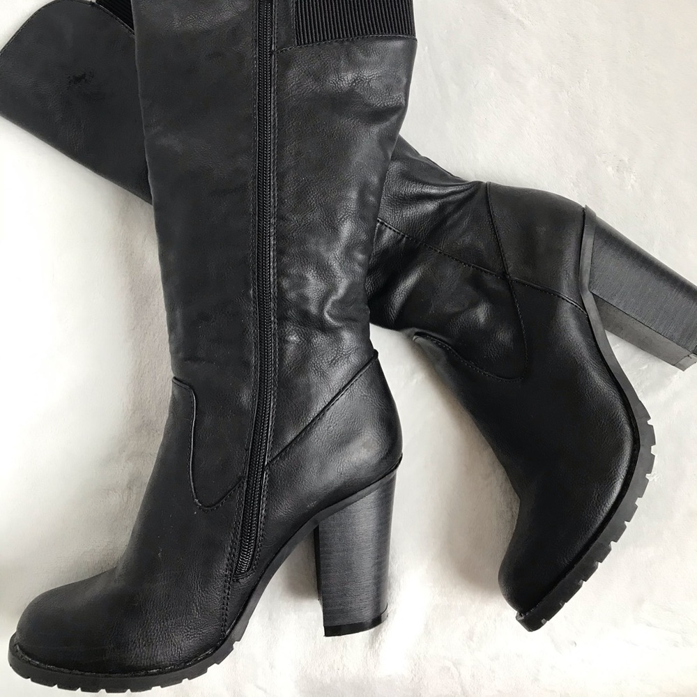 Pink & Pepper Heeled Boots Size 7